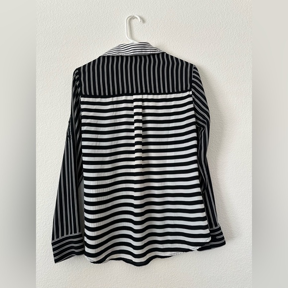 Express The Portofino Shirt Black & White Striped Blouse - Picture 2 of 3